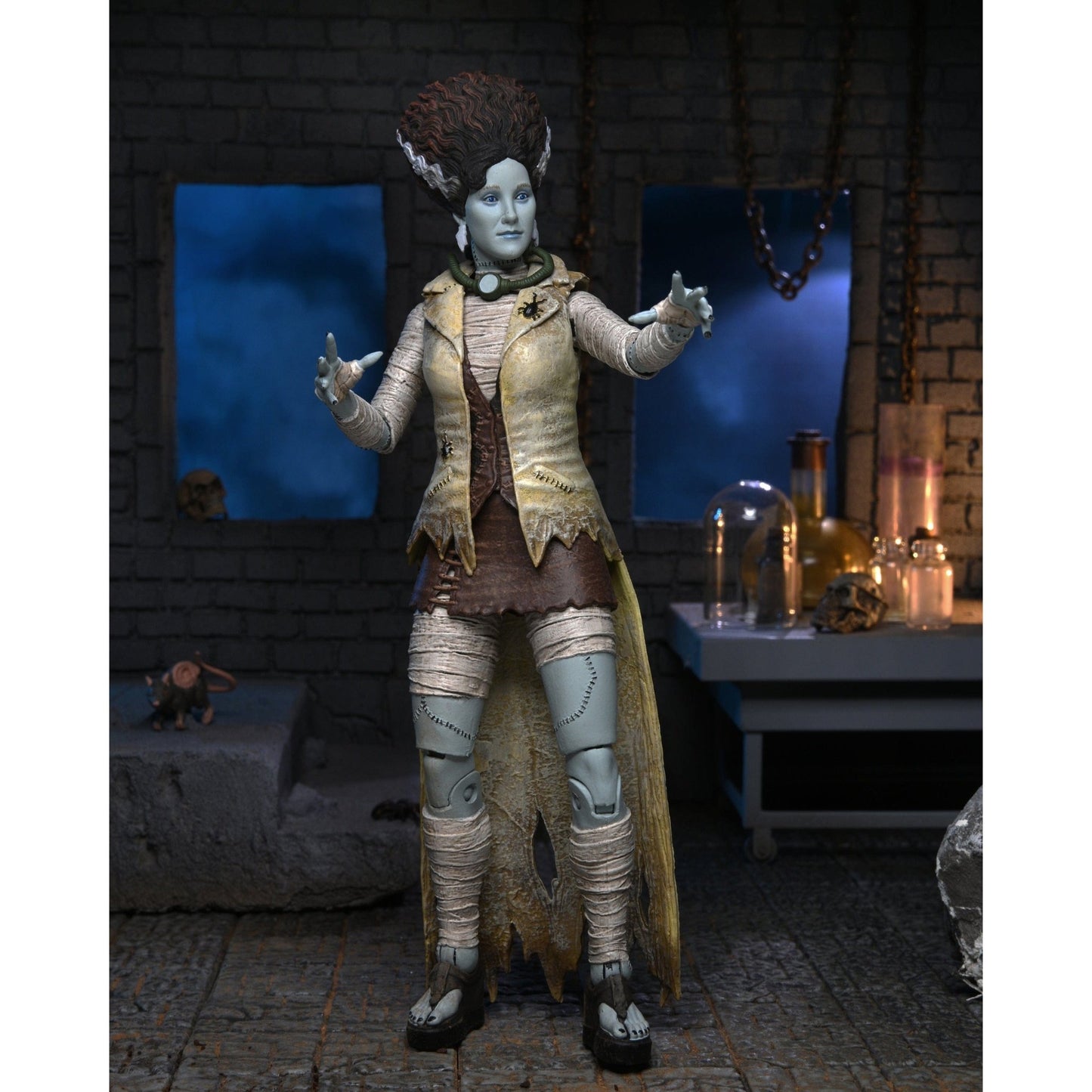 NECA Universal Monsters VS TMNT April Oneil as the Bride - Redshift7toys.com